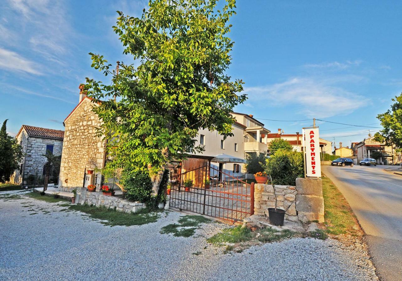 Apartment Dva Oriha Funtana Εξωτερικό φωτογραφία