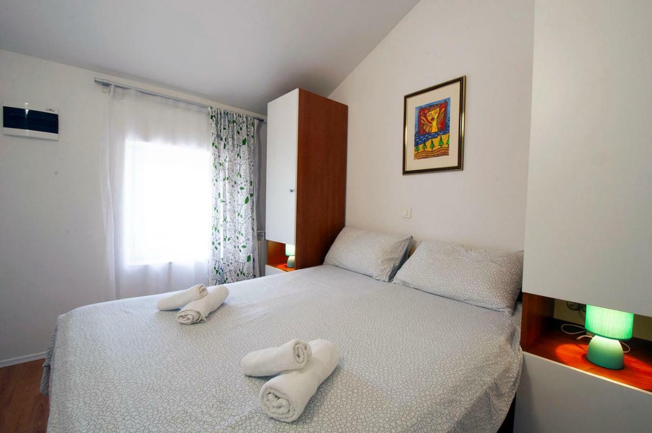 Apartment Dva Oriha Funtana Εξωτερικό φωτογραφία