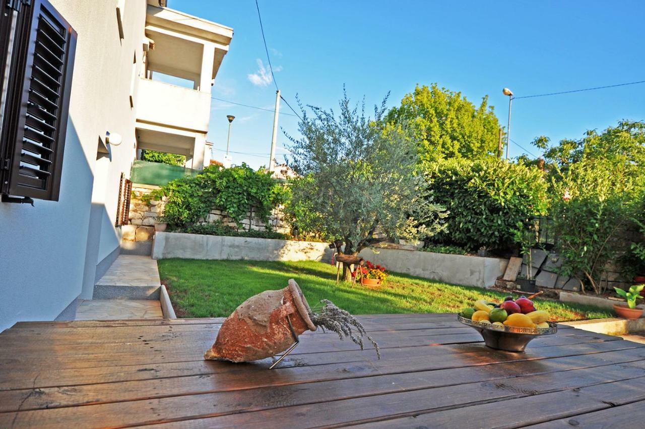 Apartment Dva Oriha Funtana Εξωτερικό φωτογραφία